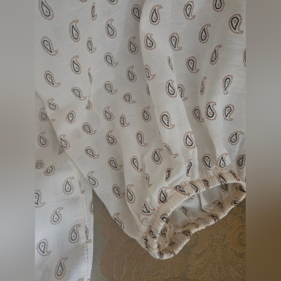 NWOT Ann Taylor Cream Paisley Blouse - Picture 7 of 16